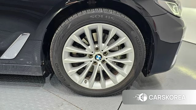 BMW 5 Series (G30) id 3812369 из Кореи 15