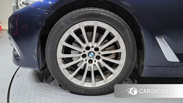 BMW 5 Series (G30) id 3741974 из Кореи 15