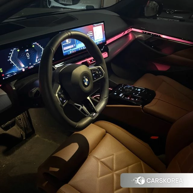 BMW 5 Series (G60) 2025 Черный из Кореи, фото 5
