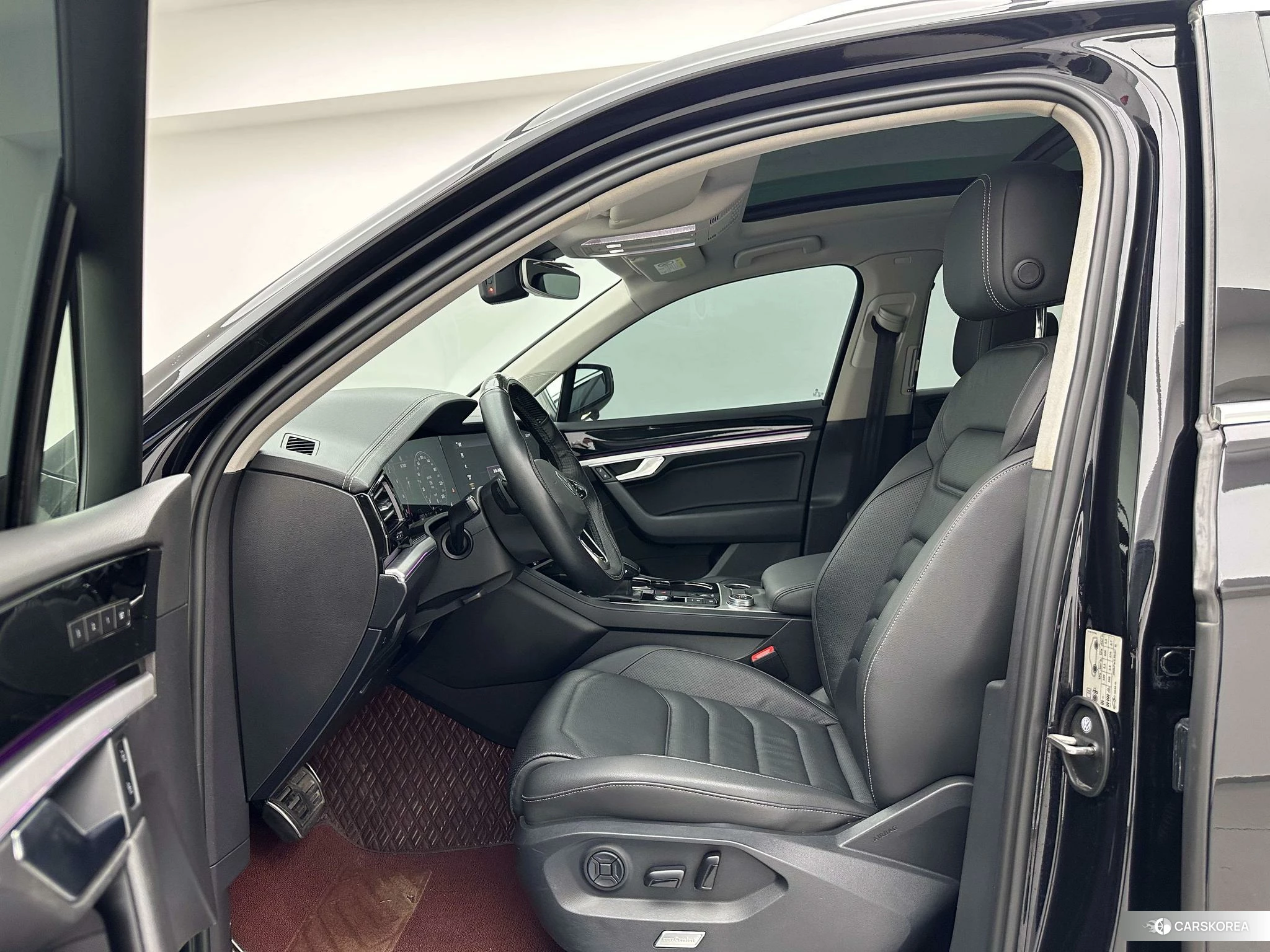 Volkswagen Touareg PHEV id 4420083 из Китая 21