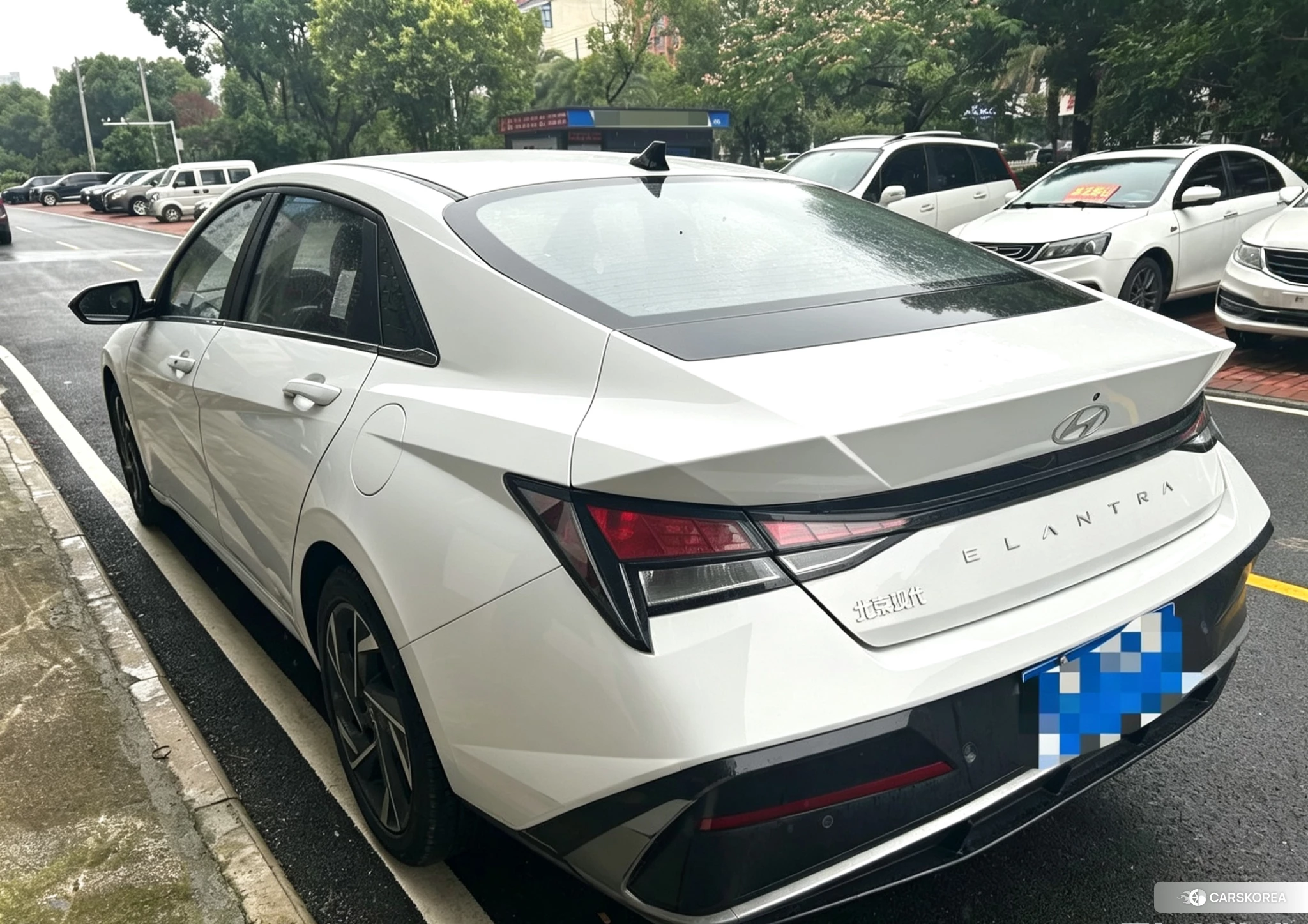 Hyundai Elantra 2023 Белый из Китая, фото 6