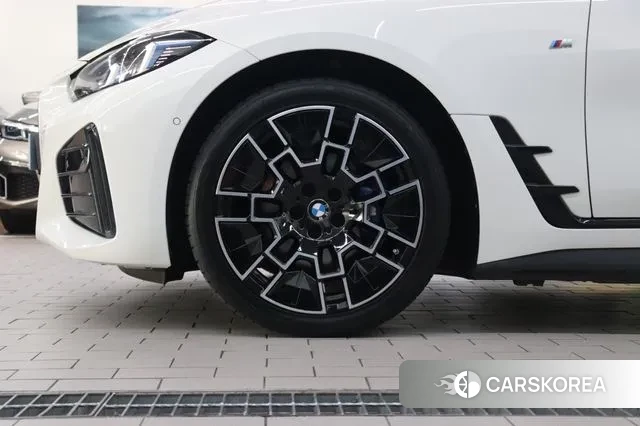 BMW i4 id 3695282 из Кореи 15