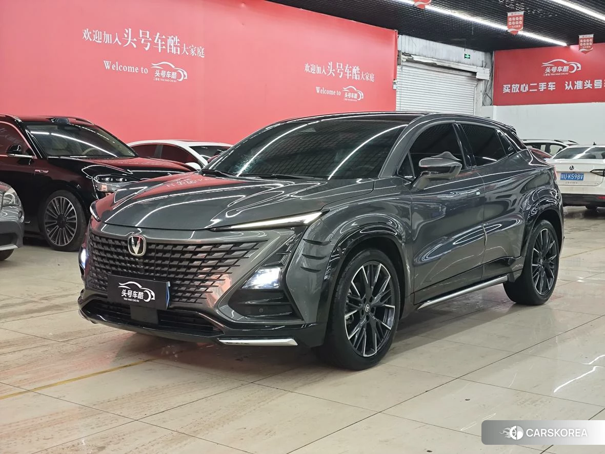 Chang'an UNI-T 2023 Темно-серый из Китая, фото 5