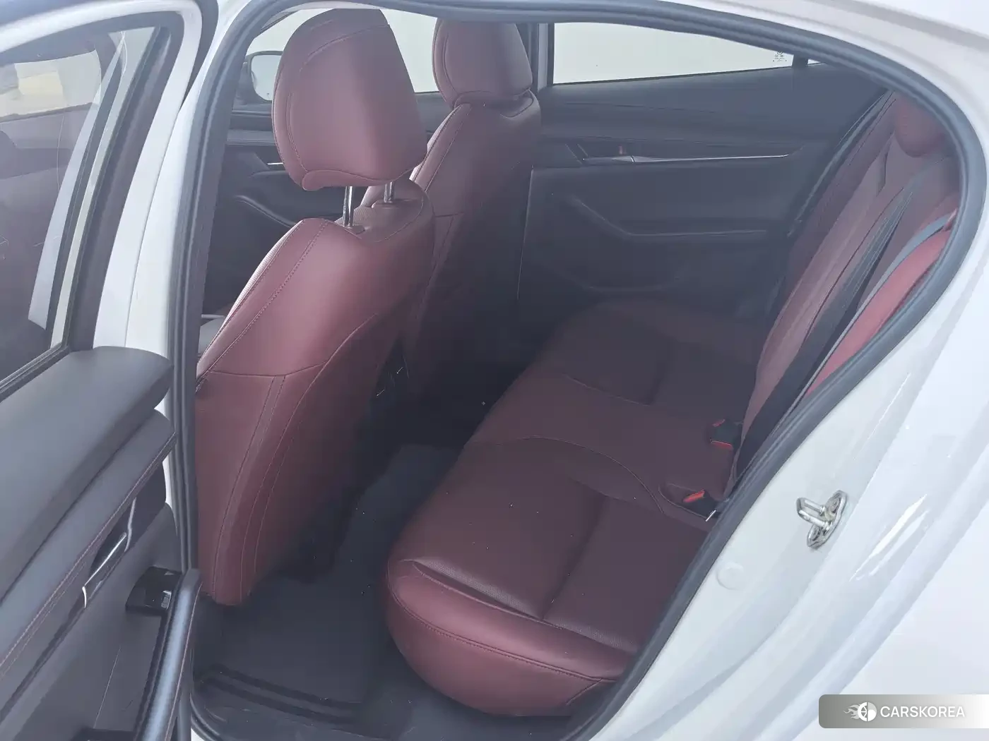 Mazda 3 2024 Белый из Китая, фото 6