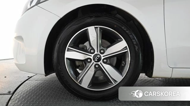 Kia The New K3 id 3867559 из Кореи 15