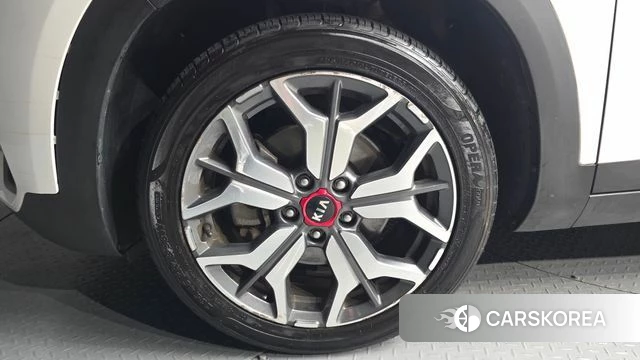 Kia Seltos id 4604943 из Кореи 15