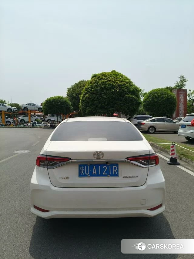 Toyota Corolla 2023 Белый из Китая, фото 5