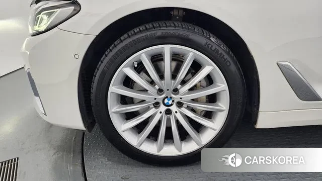 BMW 5 Series (G30) id 3639216 из Кореи 15