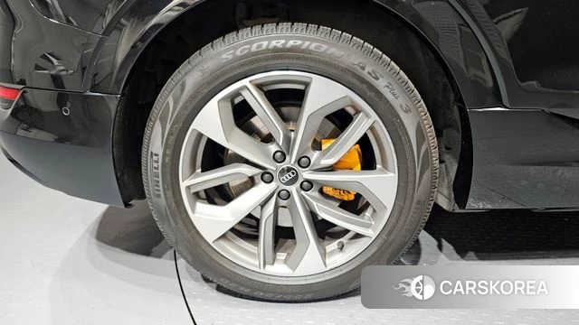 Audi e-Tron id 3826777 из Кореи 15