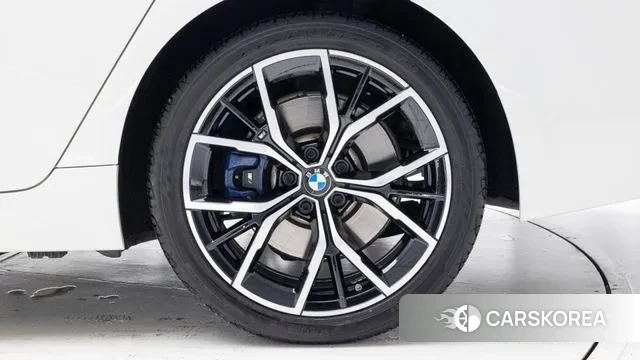 BMW 5 Series (G30) id 3741509 из Кореи 15