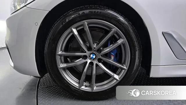 BMW 5 Series (G30) id 3703897 из Кореи 15