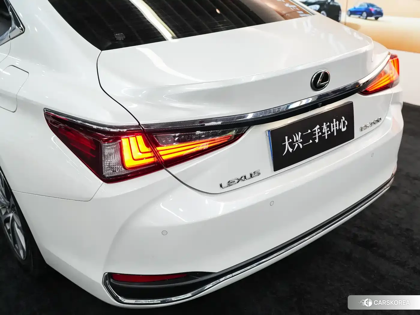 Lexus ES id 4539106 из Китая 24
