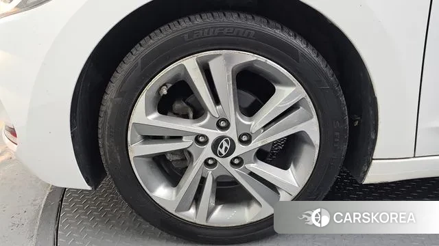 Hyundai Avante AD id 3474930 из Кореи 15