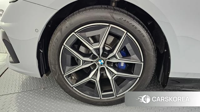 BMW 5 Series (G60) id 4617298 из Кореи 28