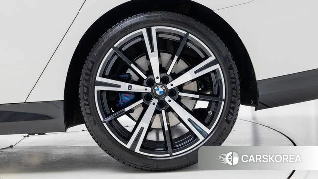 BMW 5 Series (G60) id 4879515 из Кореи 14