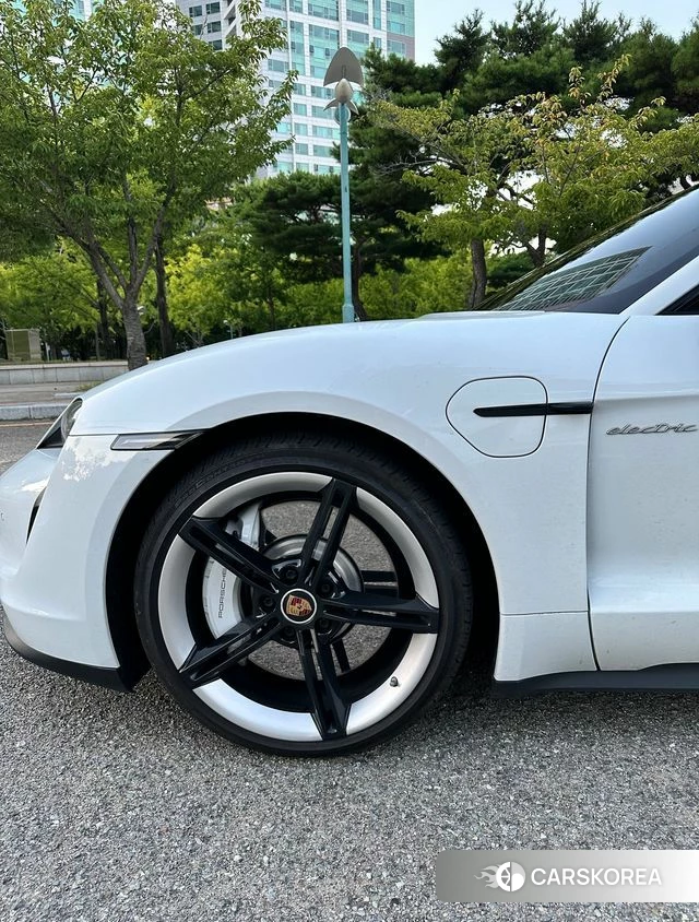 Porsche Taycan 2021 Белый из Кореи, фото 5