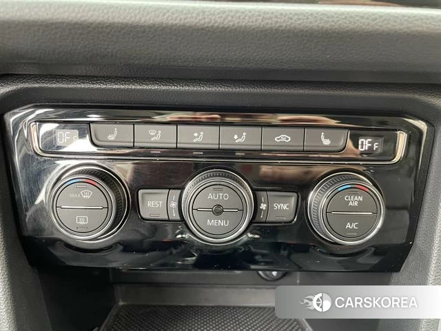Volkswagen Tiguan L id 4366008 из Китая 19