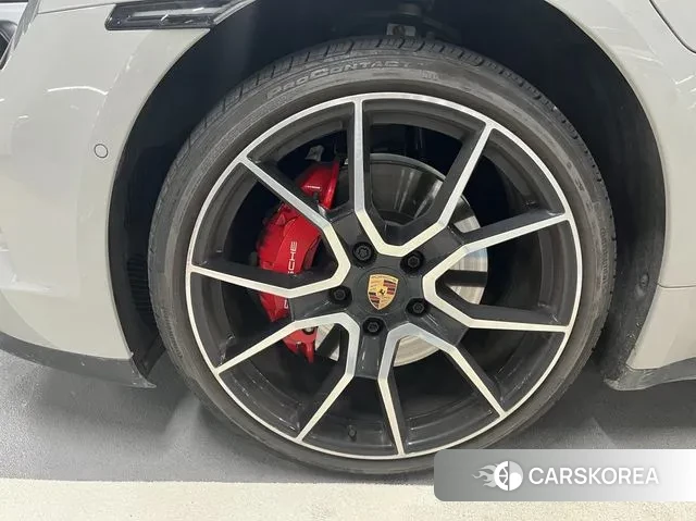 Porsche Taycan id 3359459 из Кореи 10