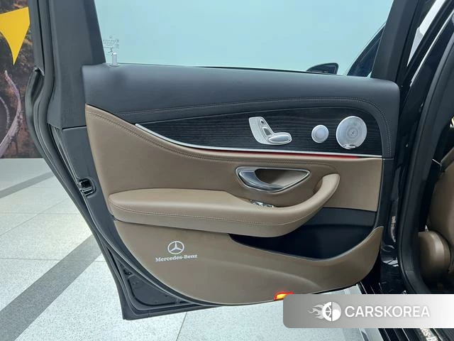 Mercedes-Benz E-class id 4207934 из Китая 27