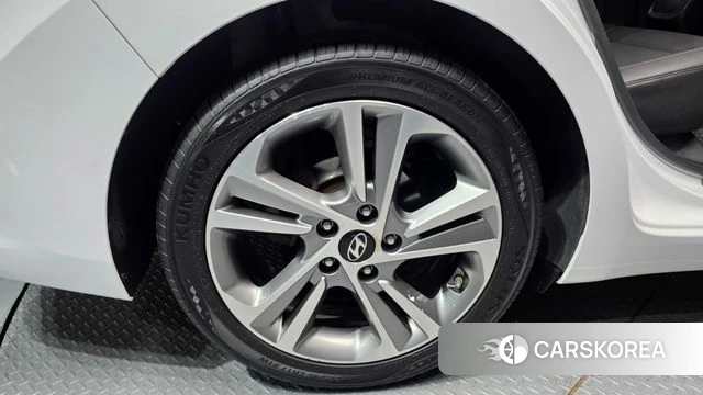 Hyundai Avante AD id 3899903 из Кореи 15