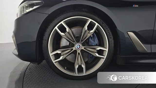 BMW 5 Series (G30) id 3209862 из Кореи 15