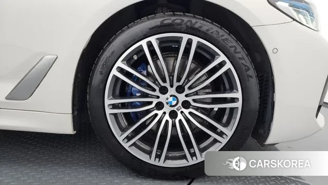 BMW 5 Series (G30) id 3292354 из Кореи 15