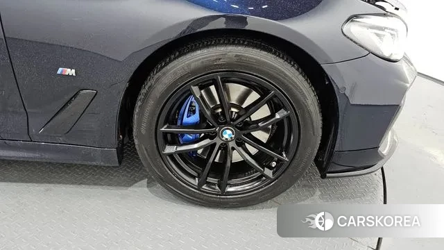 BMW 5 Series (G30) id 2930964 из Кореи 15