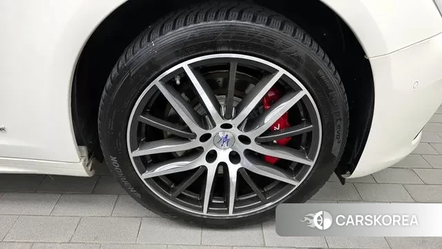 Maserati Ghibli id 3270210 из Кореи 15