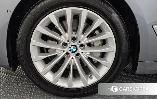 BMW 5 Series (G30) id 3423135 из Кореи 15