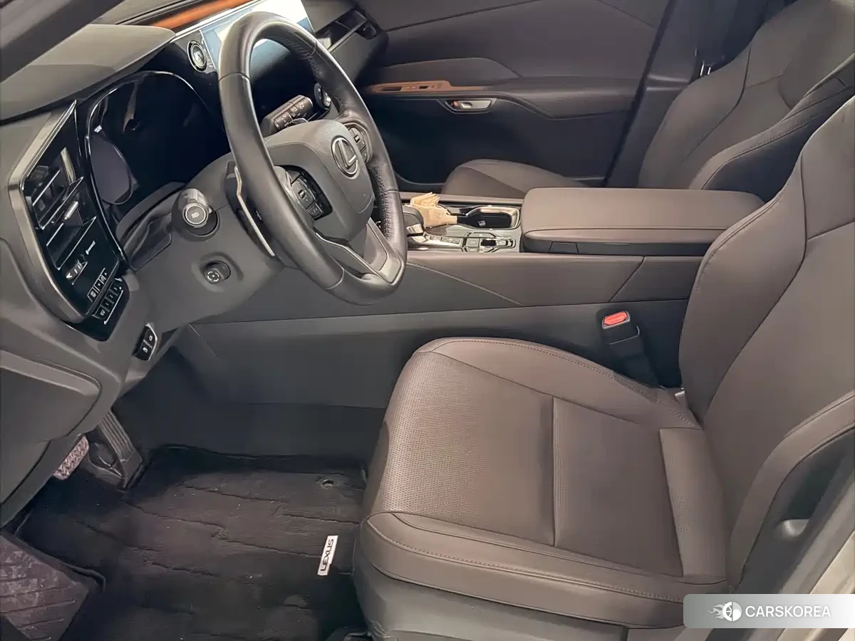 Lexus RX 2023 Champagne/brown из Китая, фото 5