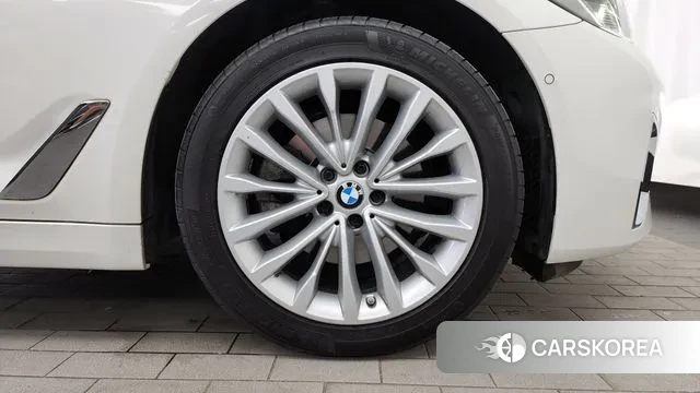 BMW 5 Series (G30) id 3023497 из Кореи 15