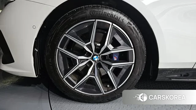 BMW 5 Series (G60) id 3554713 из Кореи 15