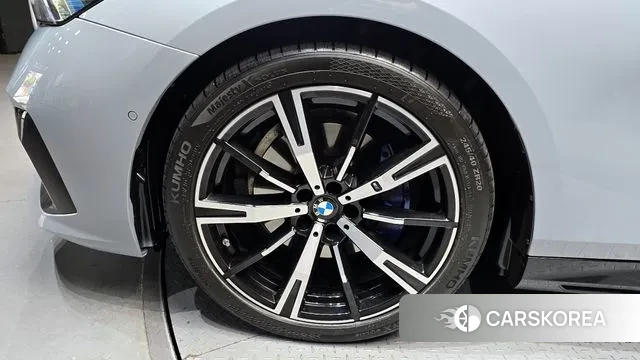 BMW 5 Series (G60) id 3745362 из Кореи 15