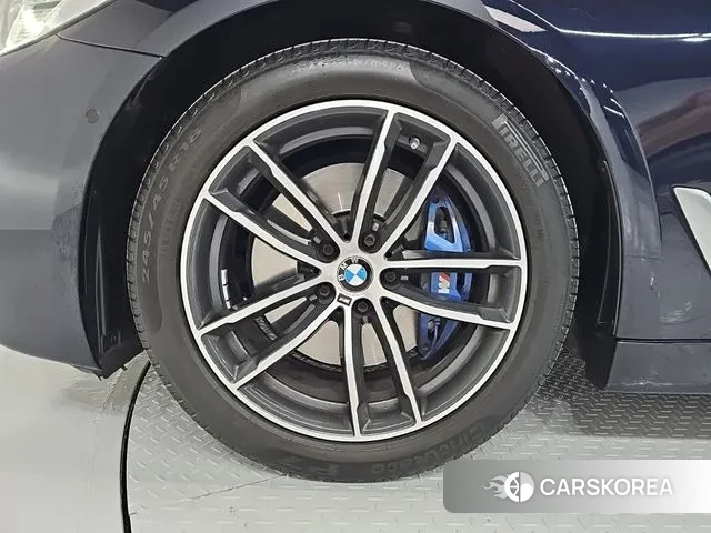 BMW 5 Series (G30) id 3707444 из Кореи 15