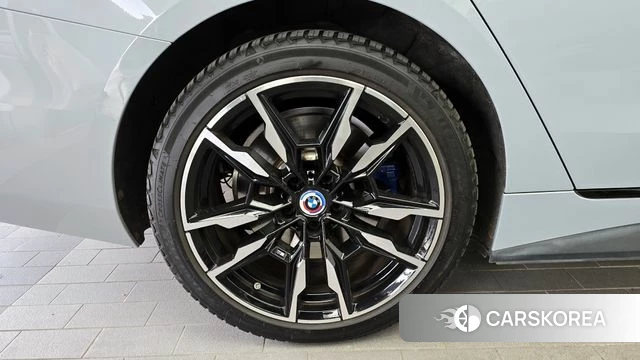 BMW i4 id 3934433 из Кореи 15