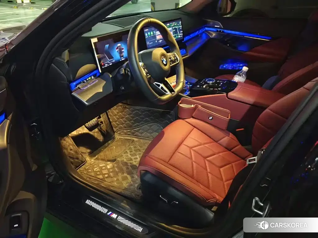 BMW 5 series 2025 Черный из Китая, фото 5