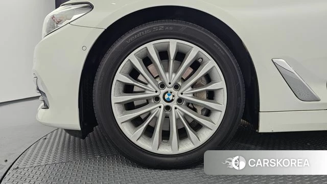 BMW 5 Series (G30) id 4632821 из Кореи 28