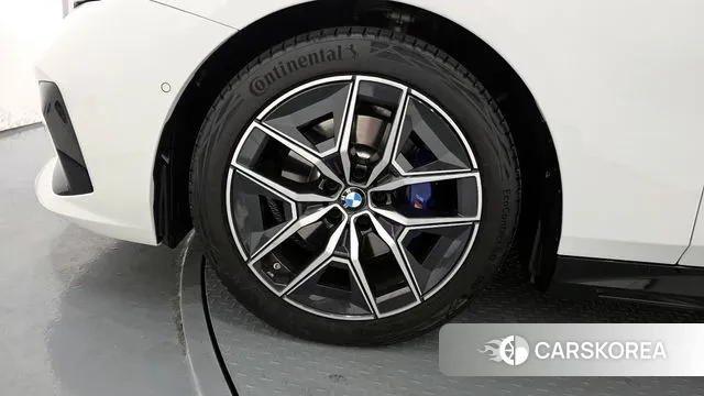 BMW 5 Series (G60) id 3447134 из Кореи 15