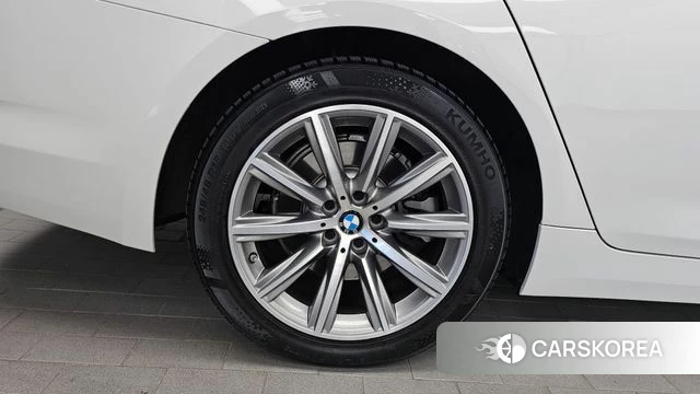 BMW 5 Series (G30) id 4855960 из Кореи 29