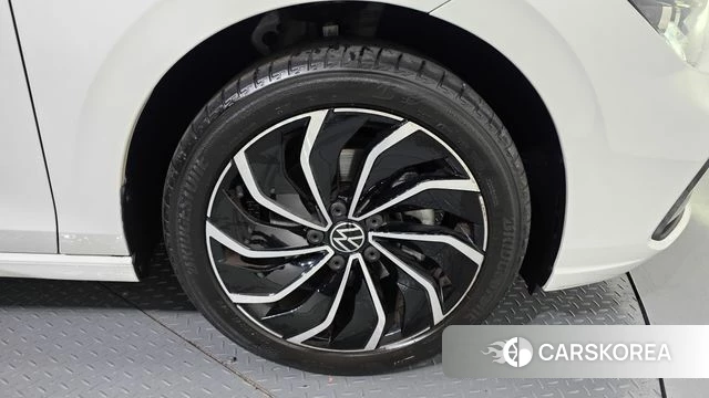 Volkswagen Golf 8th Generation id 4408476 из Кореи 26