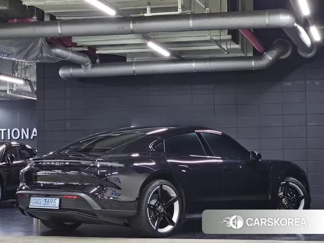 Porsche Taycan id 3263985 из Кореи 15