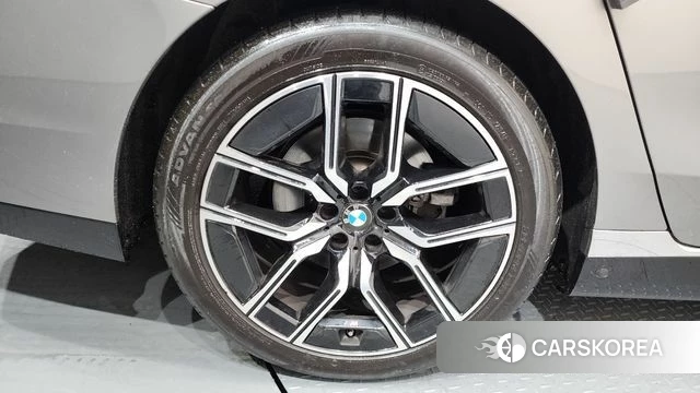 BMW 7 Series (G70) id 4280153 из Кореи 28
