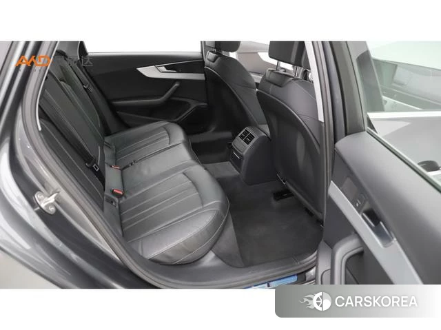 Audi A4L 2021 Темно-серый из Китая, фото 5
