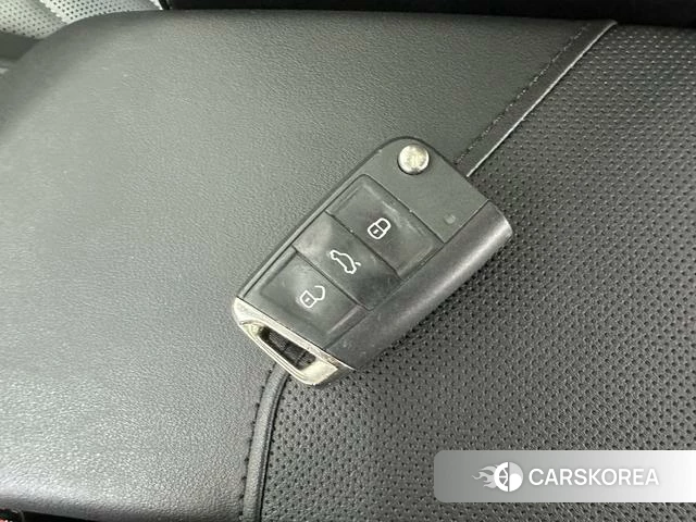 Volkswagen Sagitar id 3919536 из Китая 15