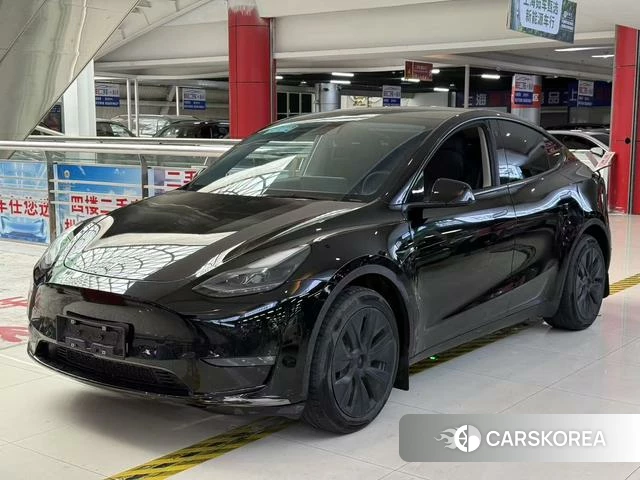 Tesla Model Y 2023 Черный из Китая, фото 5