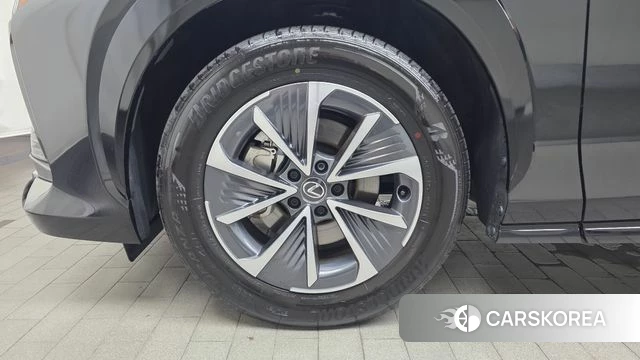 Lexus RZ450e id 4375575 из Кореи 28