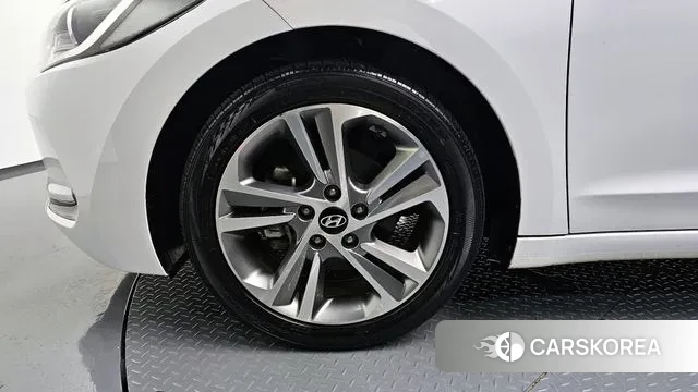 Hyundai Avante AD id 2378094 из Кореи 15