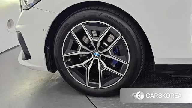 BMW 5 Series (G60) id 2993074 из Кореи 15