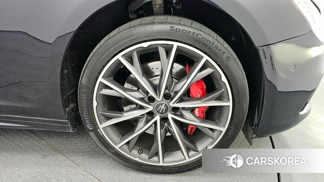 Maserati Ghibli id 3839159 из Кореи 15