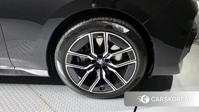 BMW 7 Series (G70) id 3544787 из Кореи 15